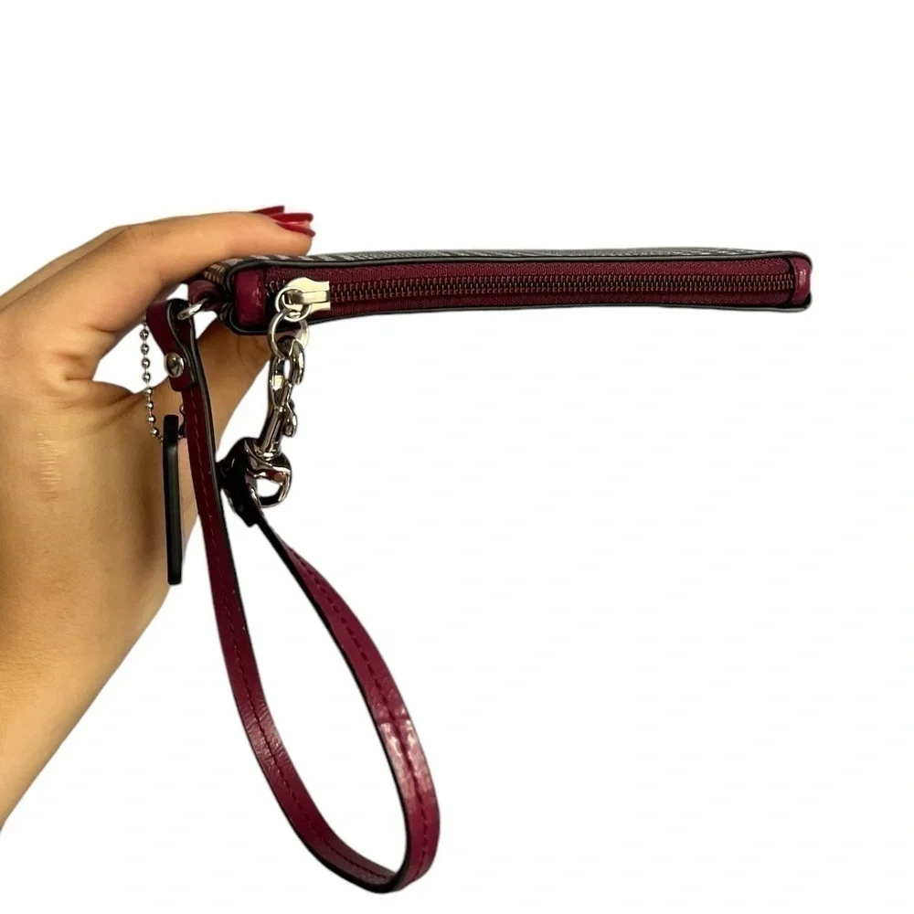 NWOT COACH F52142 Burgundy Plaid Wristlet with Hangtag